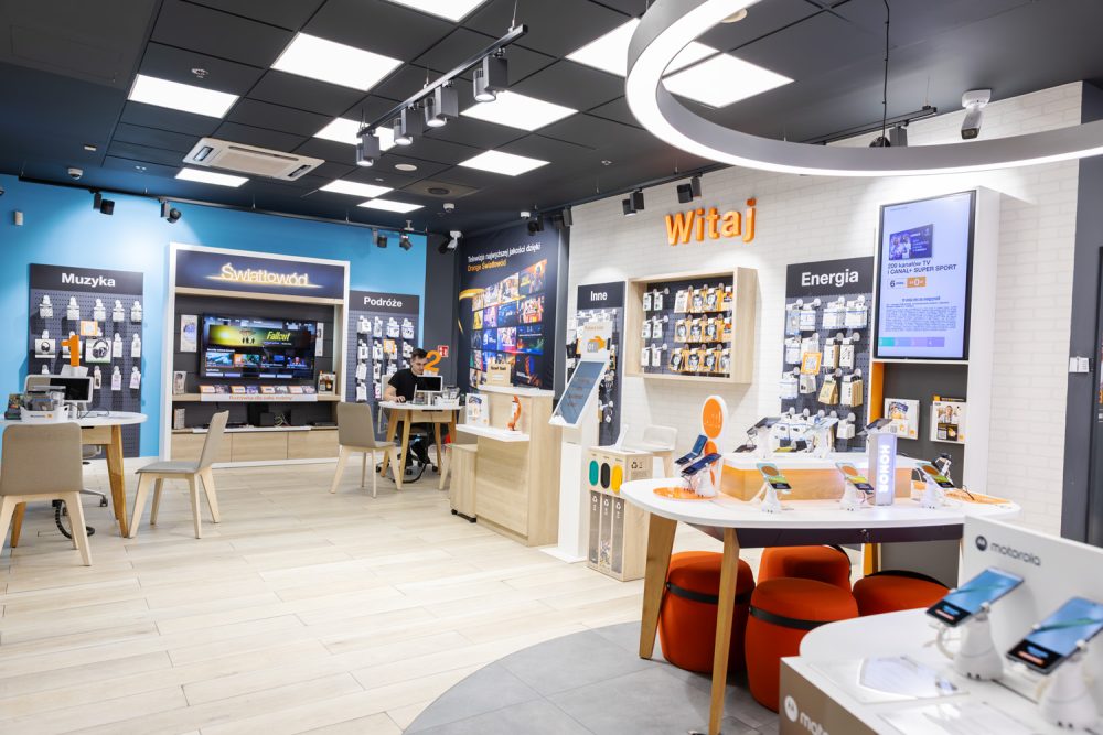 Wnętrze salonu Orange w M1 Kraków