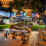 Widok wnętrza restauracji Asia Mama w M1 Kraków