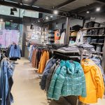 Asortyment sklepu odzieżowego Lee Wrangler w M1 Kraków