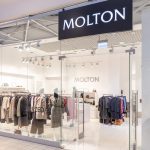 Witryna sklepu odzieżowego Molton w M1 Kraków