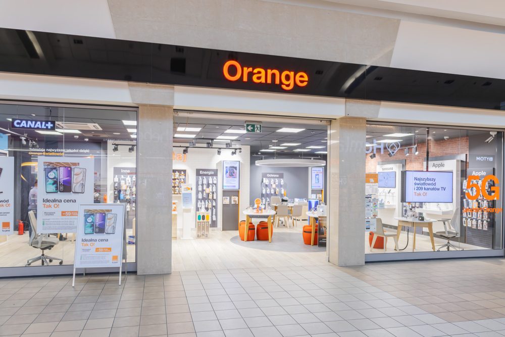 Witryna salonu Orange w M1 Kraków
