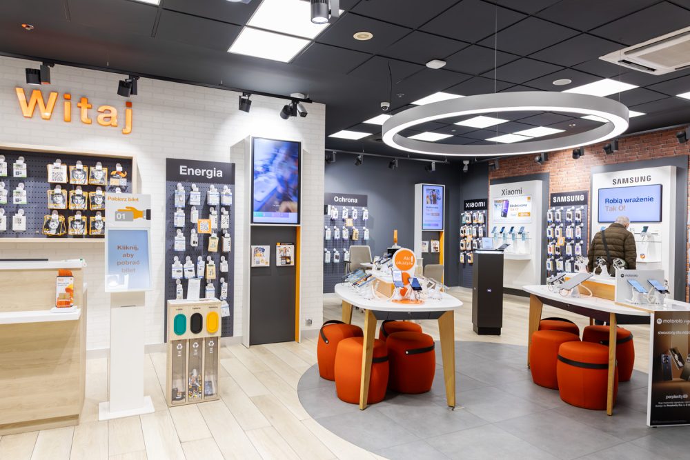 Wnętrze salonu Orange w M1 Kraków
