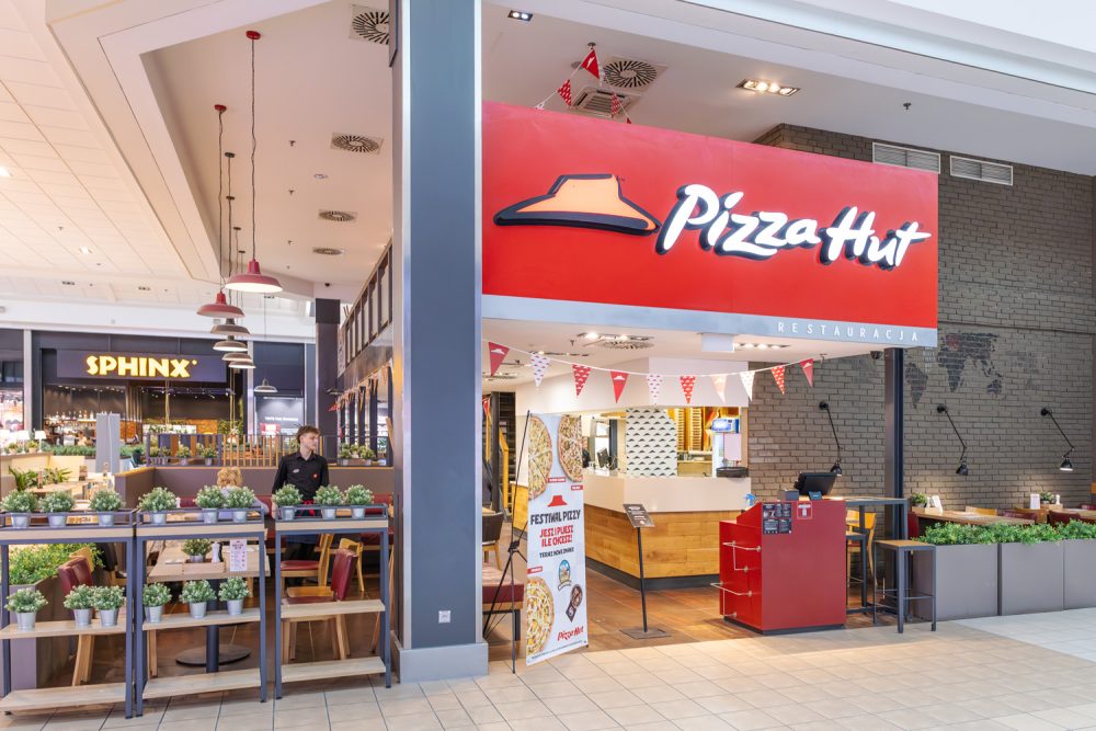 Wejście do restauracji Pizza Hut w M1 Kraków
