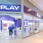 Witryna salonu Play w M1 Kraków