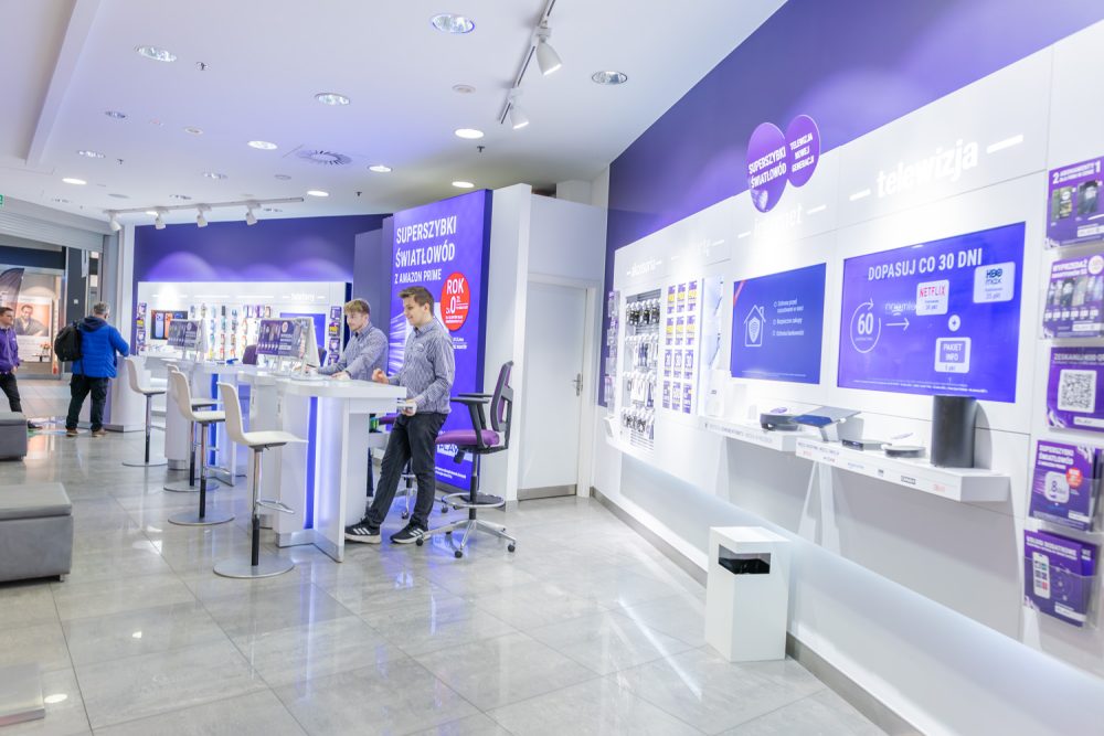 Wnętrze salonu Play w M1 Kraków