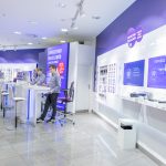 Wnętrze salonu Play w M1 Kraków