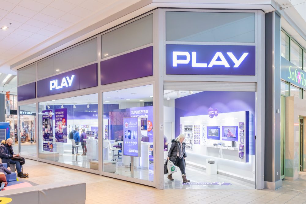 Witryna salonu Play w M1 Kraków