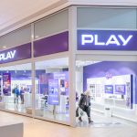 Witryna salonu Play w M1 Kraków