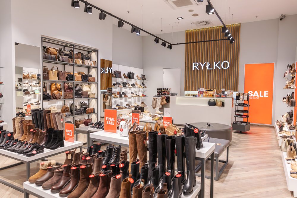 Wnętrze sklepu obuwniczego Ryłko w M1 Kraków