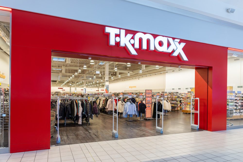 Wejście do sklepu TK Maxx w M1 Kraków