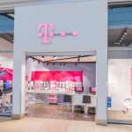 Wejście do salonu T-Mobile w M1 Kraków