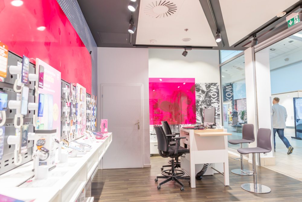 Wnętrze salonu T-Mobile w M1 Kraków