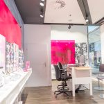 Wnętrze salonu T-Mobile w M1 Kraków