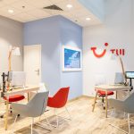 Wnętrze biura podróży TUI w M1 Kraków