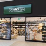 wejście do sklepu dom wina w M1 Kraków