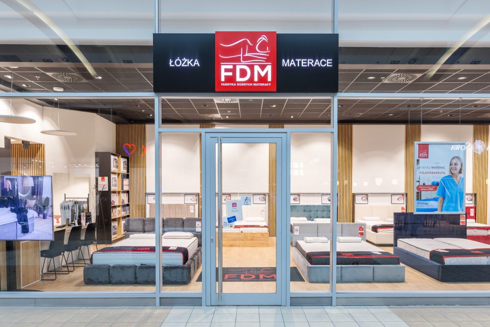 wejście do sklepu fabryka dobrych materacy w M1 Kraków