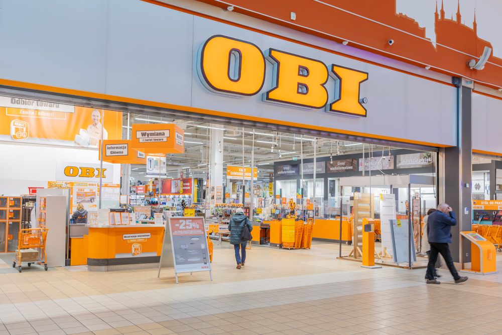 Witryna marketu budowlanego OBI w M1 Kraków