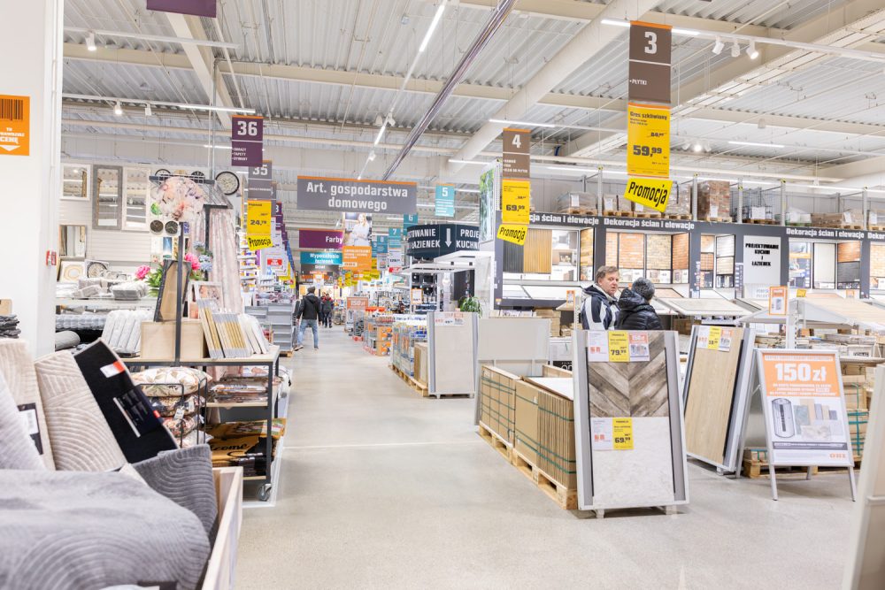 Witryna marketu budowlanego OBI w M1 Kraków