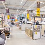 Witryna marketu budowlanego OBI w M1 Kraków