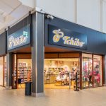 Wejście do sklepu Tchibo w M1 Kraków