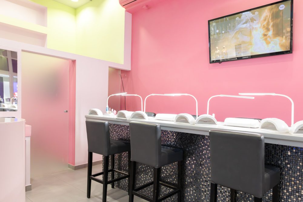 Stanowiska w salonie stylizacji paznokci Pazoo