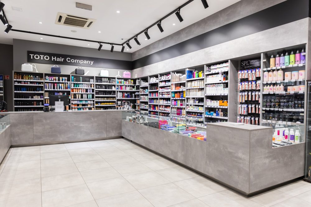 Wnętrze salonu TOTO Hair Company w M1 Kraków
